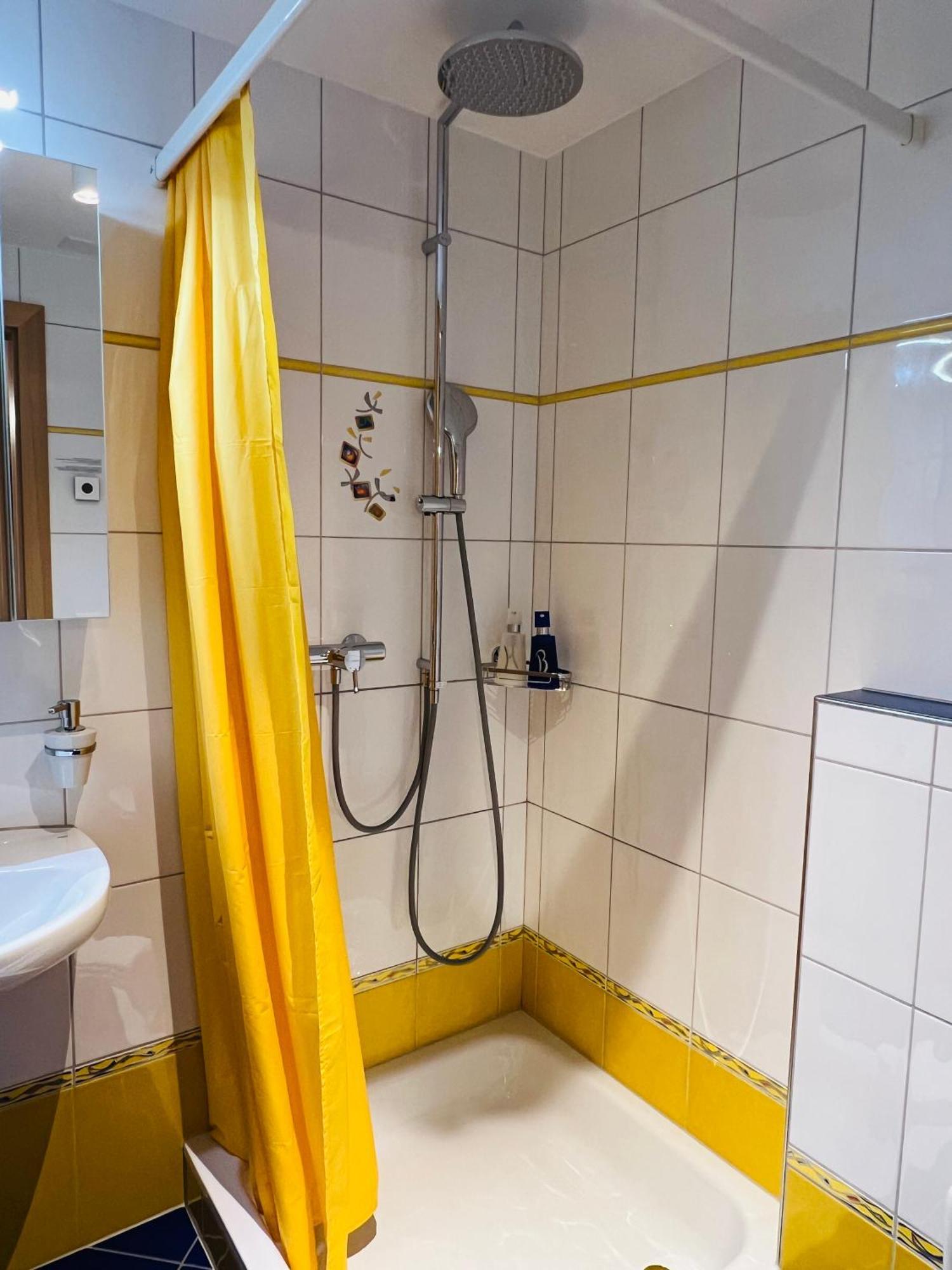 Wonderful & Private Room With En-Suite Bathroom 트리젠베르크 외부 사진